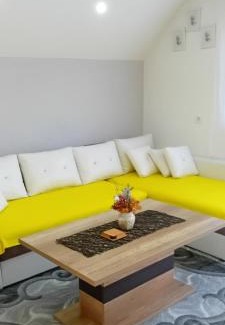 Perucac Apartment | Inviting Stay at Apartmani Romansa Perucac for Families