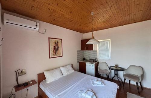 Nov Dojran Apartment | Teodora Apartments: Pet-Friendly, Breakfast & Hot Tub Included
