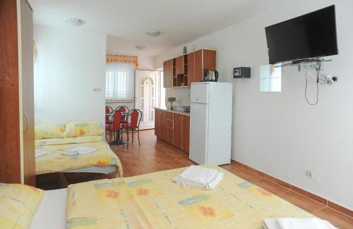 Caska House | Enjoy Ocean View Stays at Apartmani Vila Caska