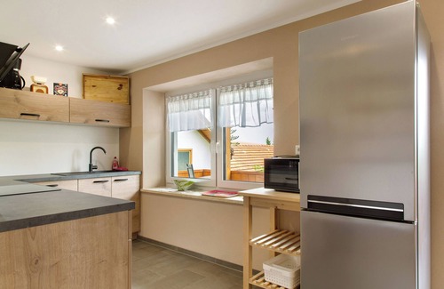 Bad Griesbach im Rottal Apartment | Apartment 'Pur Wohnen- Wohnung Ost' with Shared Garden, Balcony and Wi-Fi