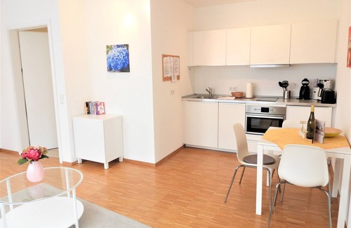 Endingen am Kaiserstuhl Apartment | Cozy Apartment L5 with Balcony and Family-Friendly Amenities