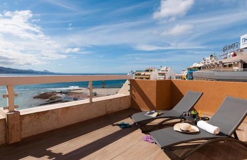 Las Palmas de Gran Canaria Apartment | Oceanfront Apartment Las Canteras Nautilus with Child-Friendly Amenities