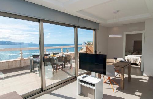 Las Palmas de Gran Canaria Apartment | Oceanfront Apartment Las Canteras Nautilus with Child-Friendly Amenities