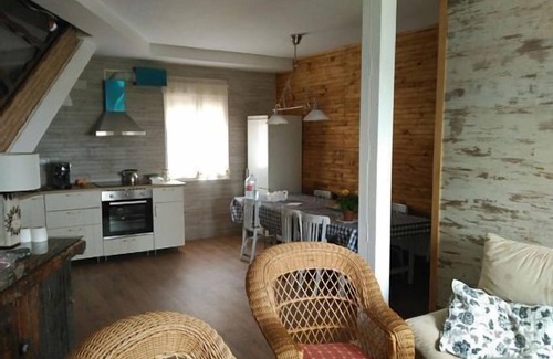Villarrubia de Santiago Apartment | Cozy Shared Cottage for 6 with Spa and Breakfast Included