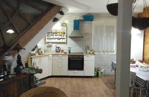 Villarrubia de Santiago Apartment | Cozy Shared Cottage for 6 with Spa and Breakfast Included