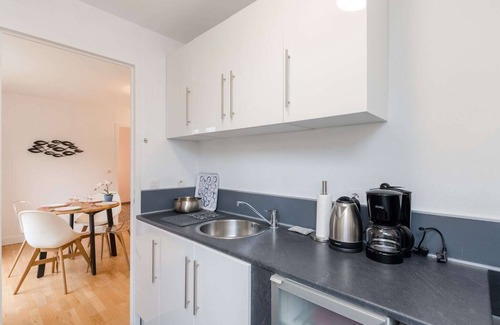 Port-en-Bessin-Huppain Apartment | Seaside Apartment Retreat with Family-Friendly Amenities