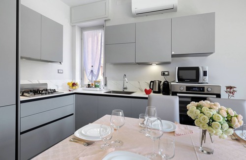 Borghetto Santo Spirito Apartment | Top-Rated Apartment 'Giaely' with Ocean View and Balcony