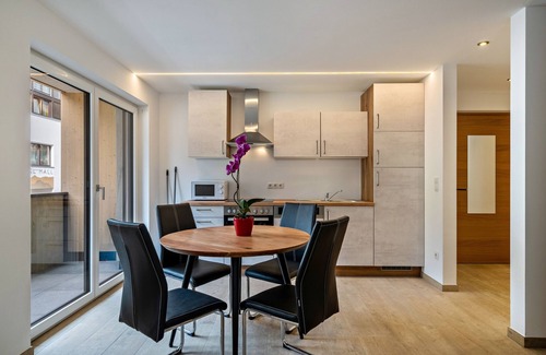 Resia Apartment | Relaxing Apartment "Lamm 3" with Mountain View & Balcony