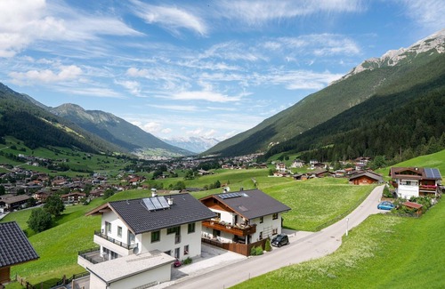Neustift Im Stubaital Apartment | Cozy Apartment in Stubai Valley with Ski Room & Pet Friendly