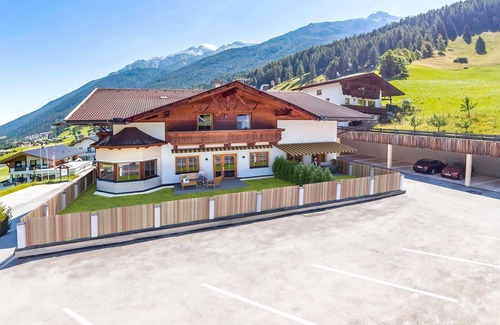 Neustift Im Stubaital Apartment | Cozy Apartment in Stubai Valley with Ski Room & Pet Friendly