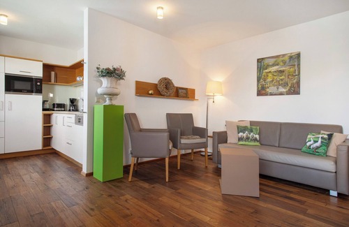 Immenstaad am Bodensee Apartment | Oceanfront Apartment 'Wohnung Jonagold' with Shared Spaces