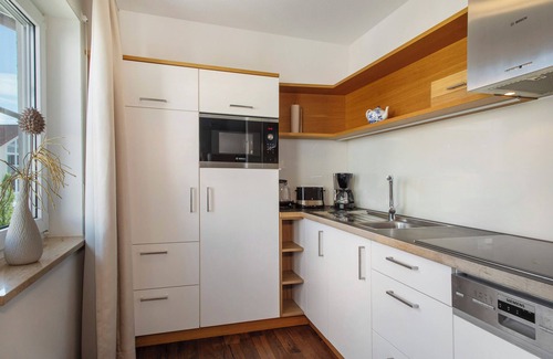 Immenstaad am Bodensee Apartment | Oceanfront Apartment 'Wohnung Jonagold' with Shared Spaces