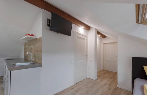 Radolfzell am Bodensee Apartment | Apartment 'Bergblick' with Mountain View and Wi-Fi