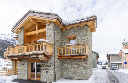 Val Cenis Apartment | Cozy Apartment 'Chalet La Parrachée' with Balcony & Wi-Fi