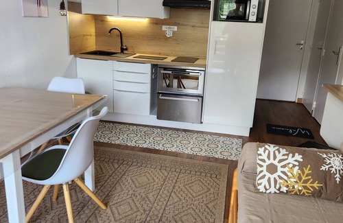 Saint-Etienne-de-Tinee Apartment | Ideal Apartment in Auron Resort with Pool & Breakfast