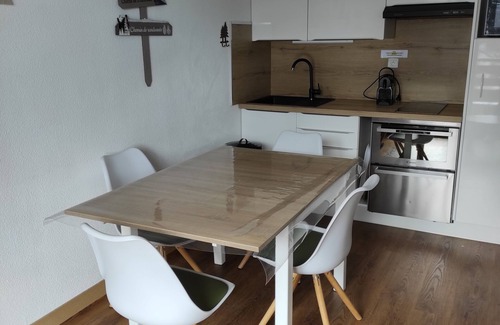 Saint-Etienne-de-Tinee Apartment | Ideal Apartment in Auron Resort with Pool & Breakfast