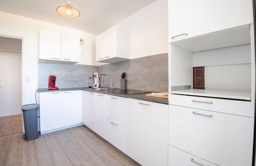 Saint-Pierre-des-Corps Apartment | Accessible Retreat: Apartment La voie lactée with Spa & Breakfast