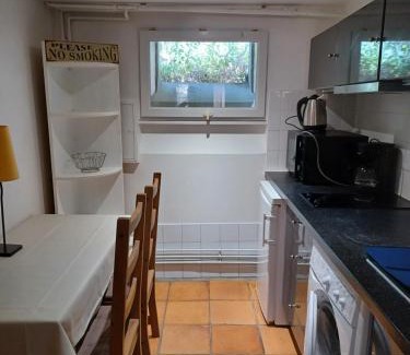 Saint-Remy-les-Chevreuse Apartment | Apartment St Rémy-lès-Chevreuse 5 min walk RER B