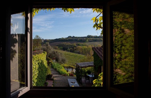 San Pietro in Bossolo Apartment | Guest Rated: 9.8 - Apartment 'AIA' at Agriturismo IL BACIO