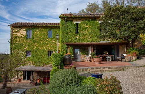 San Pietro in Bossolo Apartment | Guest Rated: 9.8 - Apartment 'AIA' at Agriturismo IL BACIO