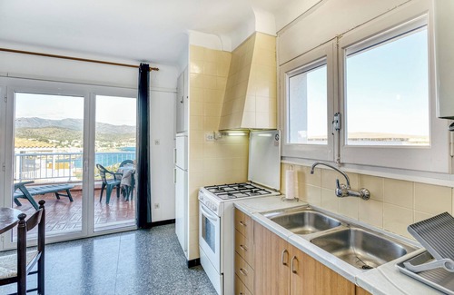 Llanca Apartment | Beachfront Apartment "Ático Vistas Llançà" with Sea View