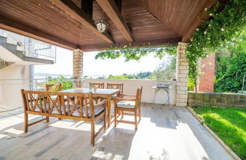 Portoroz House | Oceanfront Apartment Černetič: Pet-Friendly & Rated 8.9