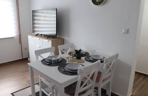 Gornje Jesenje Apartment | Cozy 1-Bedroom Apartment with Kitchen for Two Guests