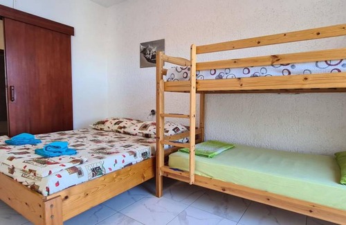 Bogomolje Apartment | Cozy Oceanfront Apartment for 4 with Spectacular Views