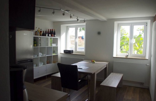 Volkach Apartment | Cozy 2-Bedroom Apartment with Oceanfront Views