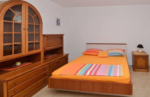 Orebic Apartment | Cozy 1-Bedroom Apartment for 4 Guests with Kitchen Access