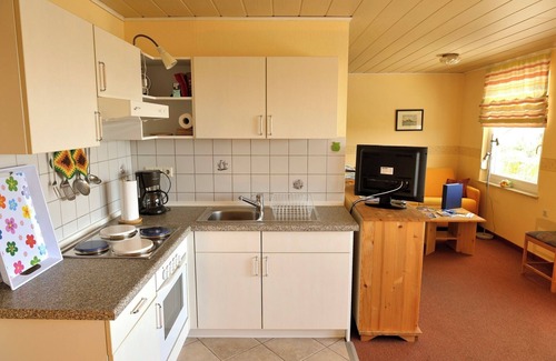 Kressbronn Apartment | Apartment '1, 53qm, Balkon' with Shared Pool, Shared Terrace and Wi-Fi