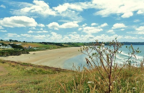Finistere Apartment | Cozy Apartment 1: Your Ideal Getaway Awaits