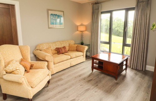 Killarney Apartment | APARTMENT 1, pet friendly, with a garden in Beaufort, County Kerry