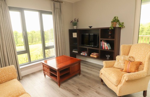 Killarney Apartment | APARTMENT 1, pet friendly, with a garden in Beaufort, County Kerry
