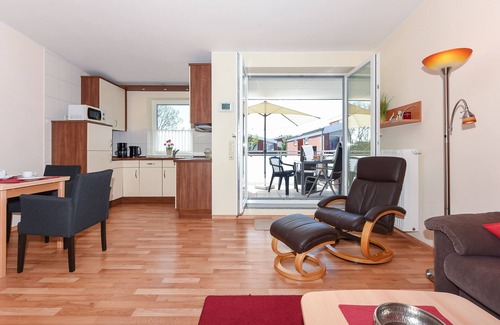 Bensersiel Apartment | Oceanfront Retreat at House Pier 18 - Rated 10/10 by Guests