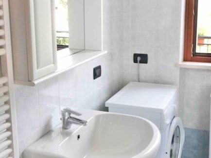 Salionze Apartment | Comfortable Apartment Near Gardaland with Pool & Kitchen