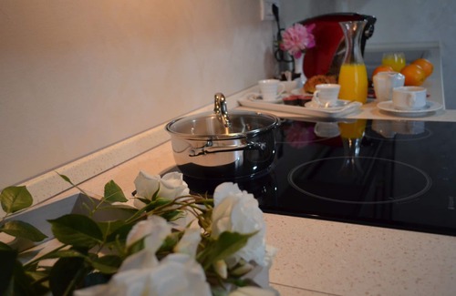 Constanta Apartment | Cozy Apartment with Ocean View and Kitchen near Black Sea