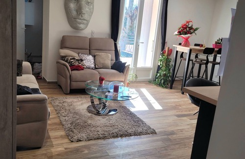 Peymeinade Apartment | Spacious Apartment with Pool and Terrace for Your Getaway