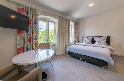 Stockach Apartment | Family-Friendly Apartment 11 - Highly Rated by Guests
