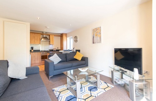 Worksop Apartment | Unforgettable Stay at Apartment 11 - Rated 10/10!