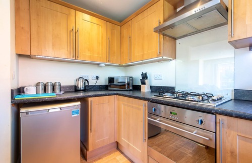 Worksop Apartment | Unforgettable Stay at Apartment 11 - Rated 10/10!