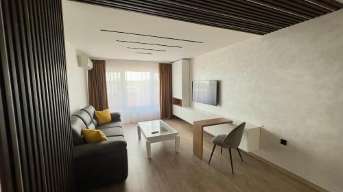 G.K. Bratya Miladinovi Apartment | Cozy Apartment 122: 4-Star Stay with Family-Friendly Amenities
