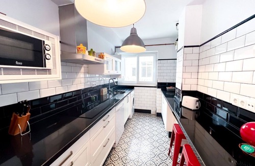 El Palo Apartment | Cozy Apartment Steps from El Palo Beach, Malaga
