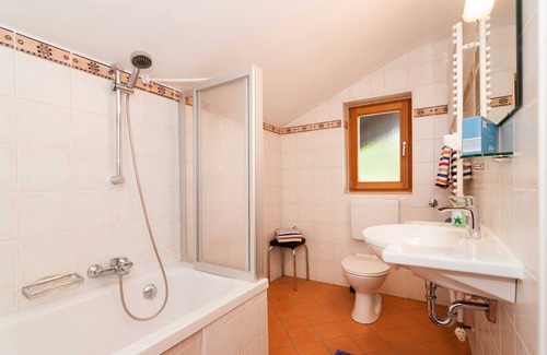 Egern Bed & Breakfast | Oceanfront Comfort at Apartment 16 - Guesthouse Apartments