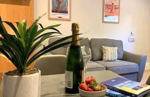 Muston House | Cozy Apartment 16 at The Moorings - Steps to the Beach