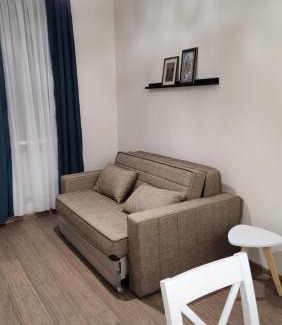 Avlabari Apartment | Cozy Apartment 1905 in Tbilisi, Avlabari - Pet Friendly Stay