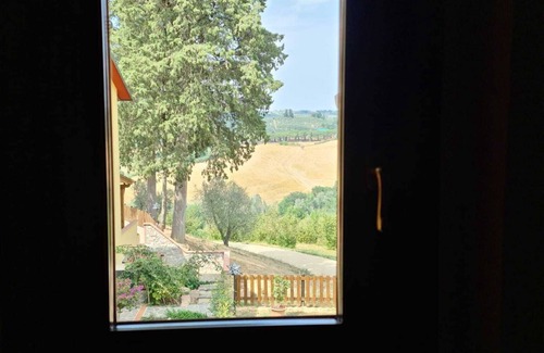 Certaldo House | Charming Farmhouse Apartment with Pool, Rated 9.8 by Guests