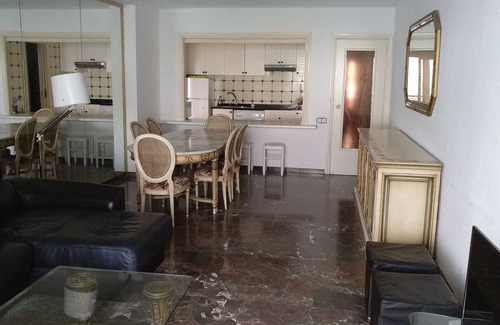 Benidorm Apartment | Beachfront Apartment in Benidorm with Ocean View & Pool