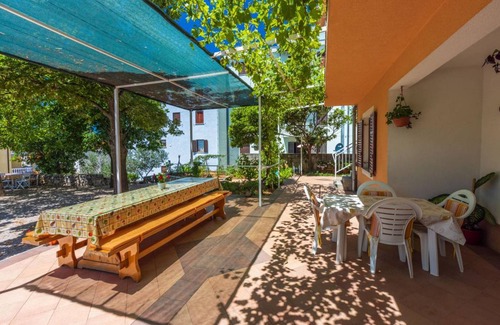 Crikvenica Apartment | Cozy 2-Bedroom Apartment with Oceanfront Views