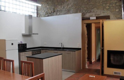Manzanos Apartment | Cozy 2-Bedroom Apartment for Up to 8 Guests, Pet Friendly
